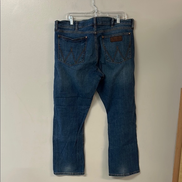 Wrangler Blue Relaxed Jeans Classic Denim - Picture 3 of 5